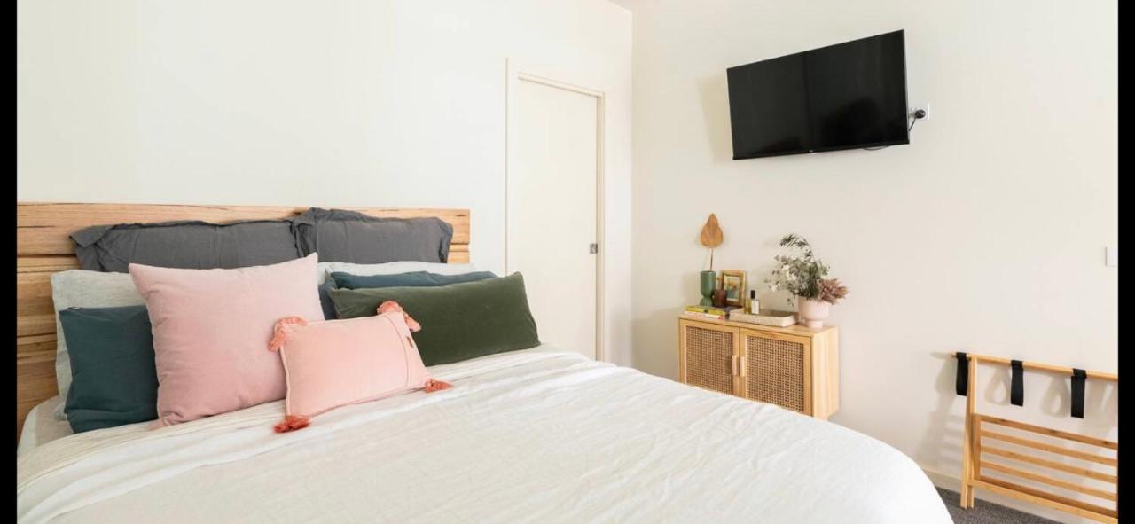 The Pas.Coe - A Stylish 1 Bedroom Unit With Free Parking. Мелбърн Екстериор снимка